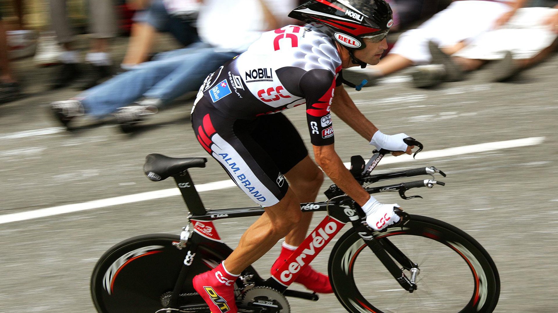 爱游戏电竞-法甲争冠焦点战,激烈程度空前,法甲冠军预测