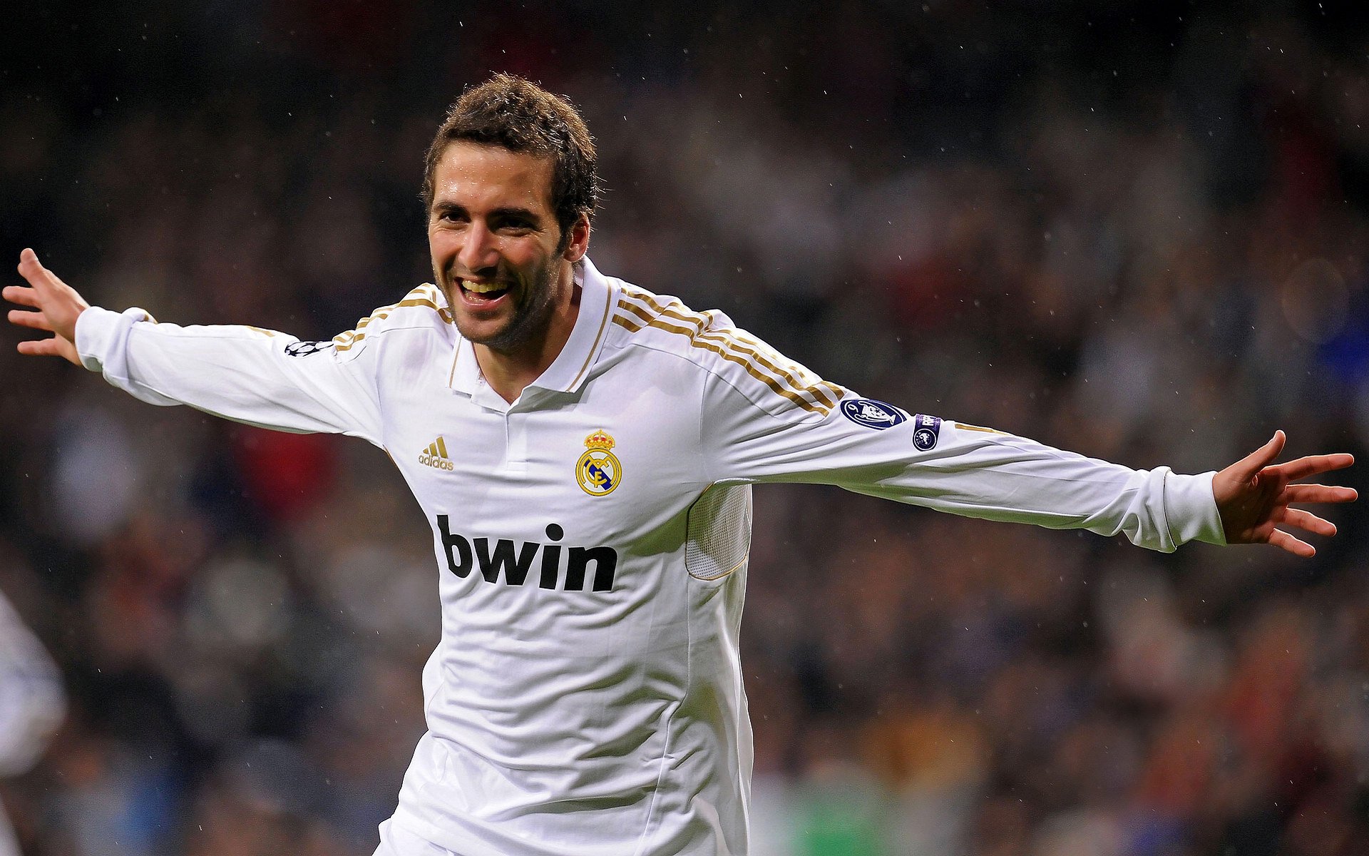 AIYOUXI.COM-足球场馆绿色环保标准逐步普及，践行可持续发展，足球场污染环境吗